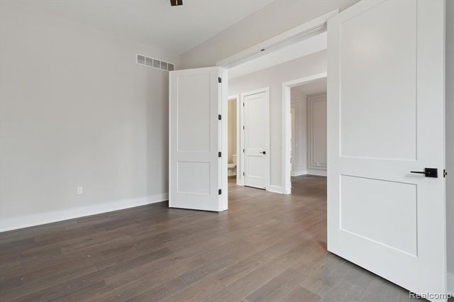 9 Annandale, Leonard, MI 48367