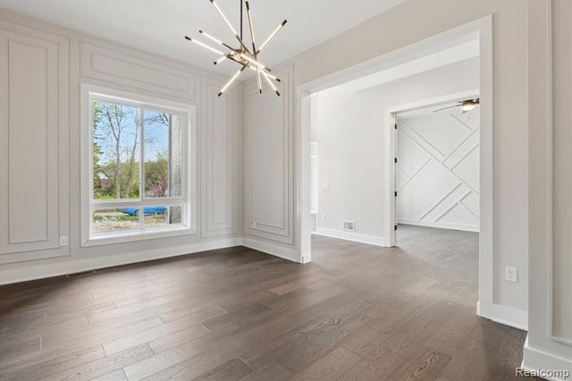 9 Annandale, Leonard, MI 48367