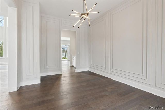 9 Annandale, Leonard, MI 48367