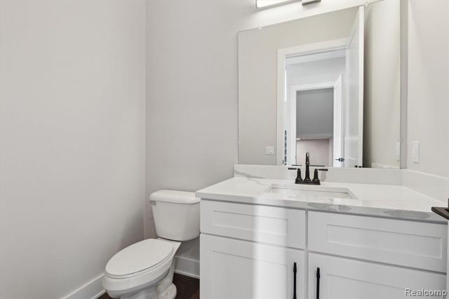 9 Annandale, Leonard, MI 48367