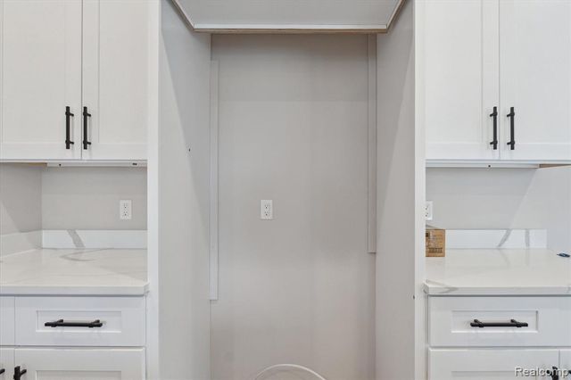 9 Annandale, Leonard, MI 48367