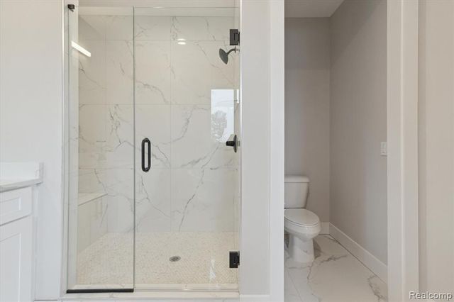 9 Annandale, Leonard, MI 48367