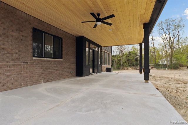 9 Annandale, Leonard, MI 48367