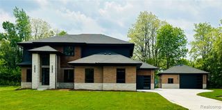 9 Annandale, Leonard, MI 48367