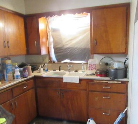 1322 W Concordia AVENUE, Milwaukee, WI 53206