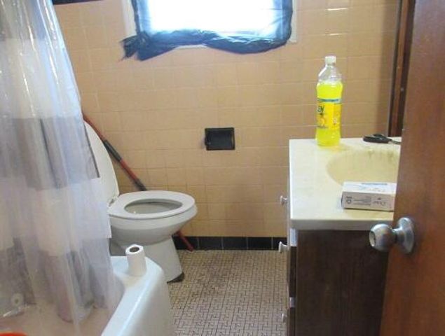 1322 W Concordia AVENUE, Milwaukee, WI 53206