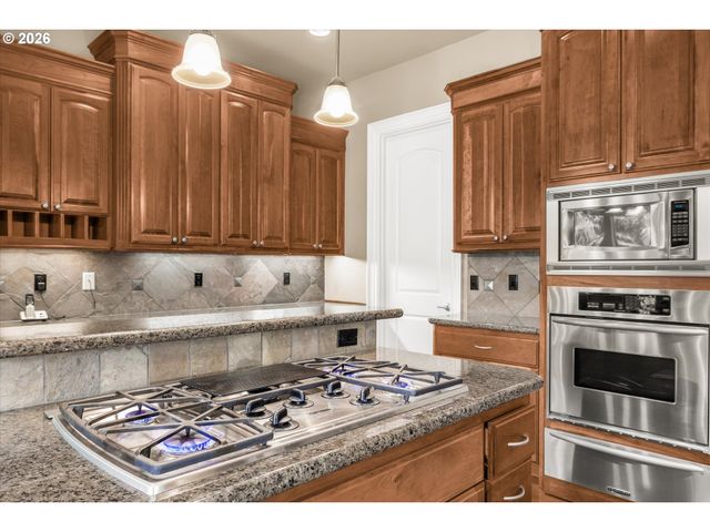14053 Se CLAREMONT St, Happy Valley, OR 97086