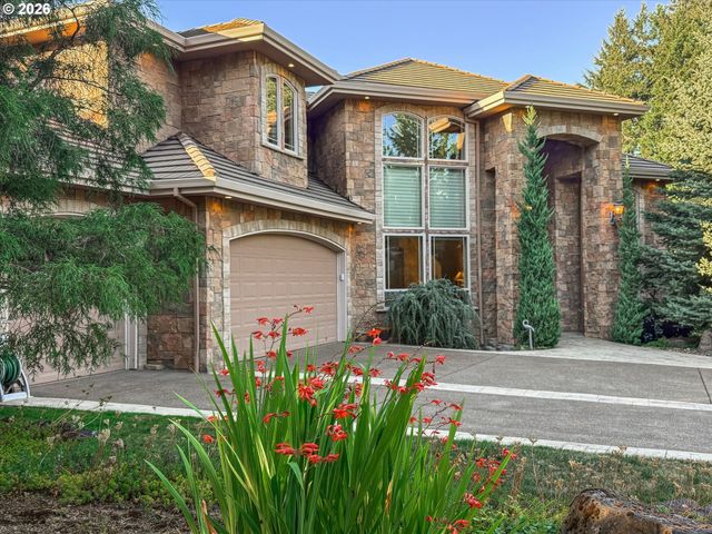14053 Se CLAREMONT St, Happy Valley, OR 97086