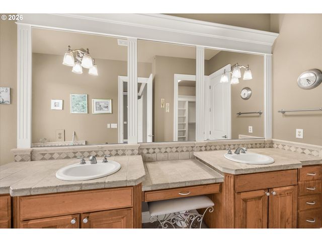 14053 Se CLAREMONT St, Happy Valley, OR 97086