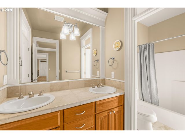 14053 Se CLAREMONT St, Happy Valley, OR 97086