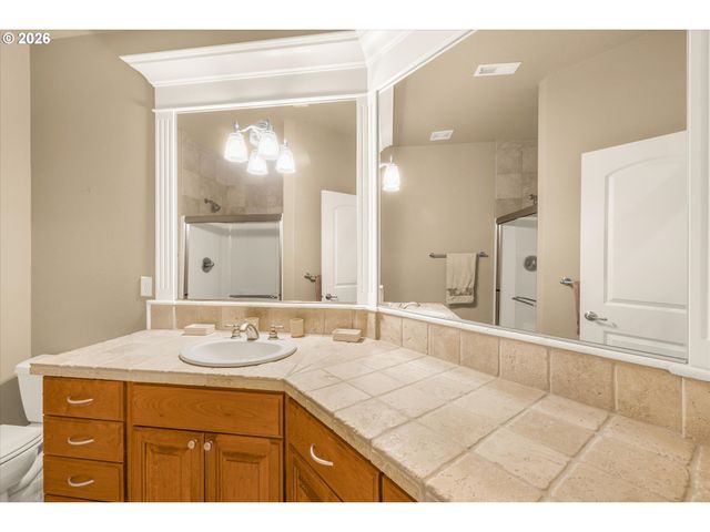 14053 Se CLAREMONT St, Happy Valley, OR 97086