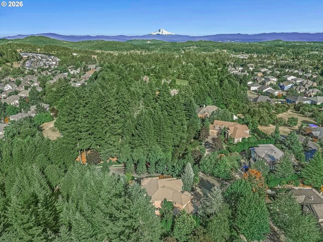 14053 Se CLAREMONT St, Happy Valley, OR 97086