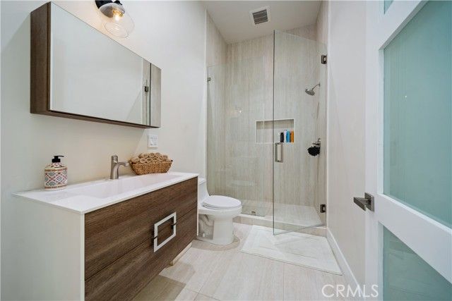 5631 Wilhelmina Avenue, Woodland Hills (los Angeles), CA 91367