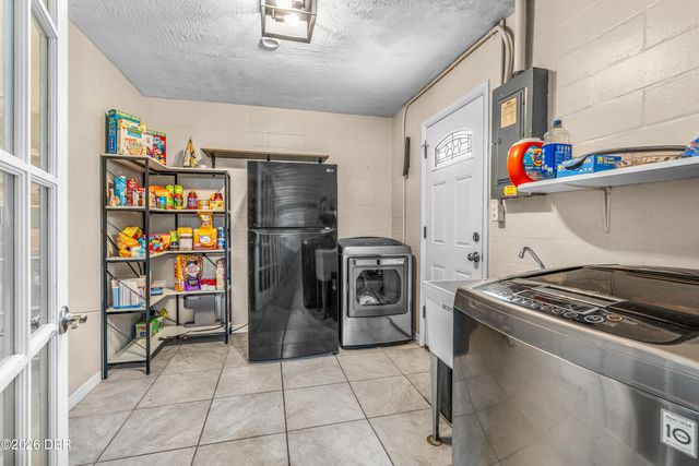 918 Wells Drive, South Daytona, FL 32119