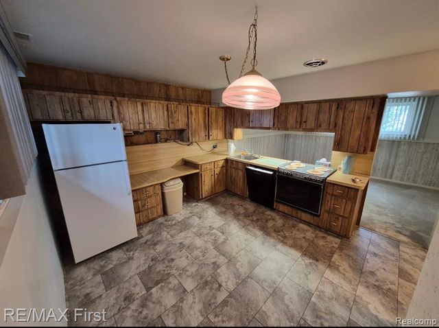 15628 Canberra Street, Roseville, MI 48066
