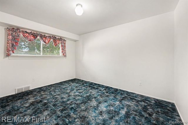 15628 Canberra Street, Roseville, MI 48066