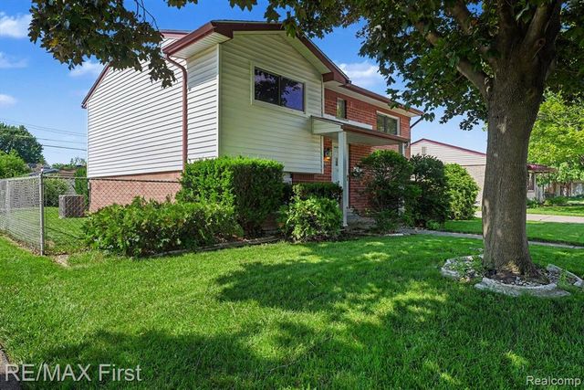 15628 Canberra Street, Roseville, MI 48066