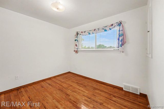 15628 Canberra Street, Roseville, MI 48066