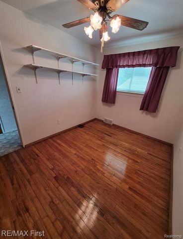 15628 Canberra Street, Roseville, MI 48066