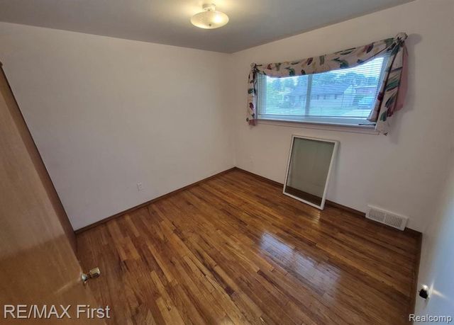 15628 Canberra Street, Roseville, MI 48066