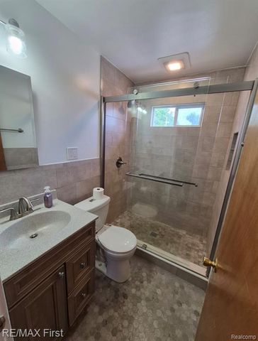 15628 Canberra Street, Roseville, MI 48066