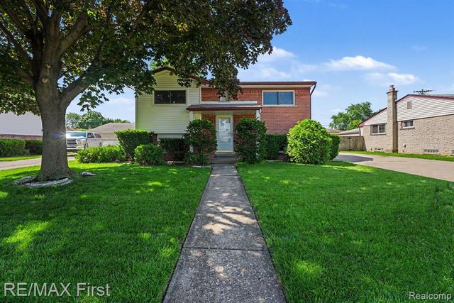 15628 Canberra Street, Roseville, MI 48066