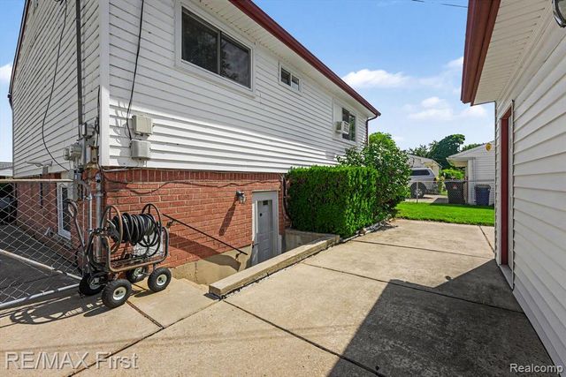 15628 Canberra Street, Roseville, MI 48066