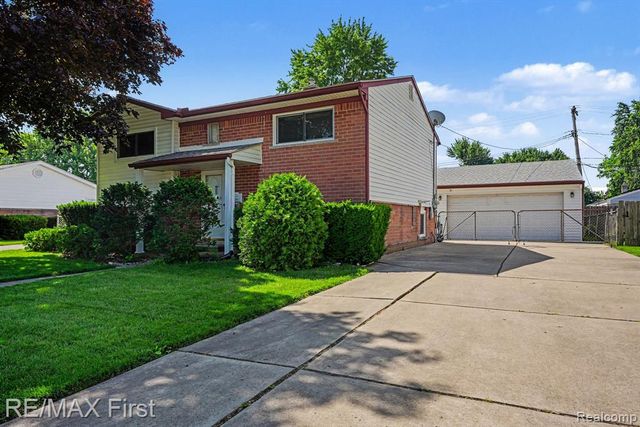 15628 Canberra Street, Roseville, MI 48066