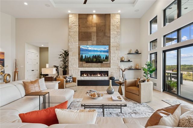 2099 Totteridge Dr, Salem Twp, PA 15601