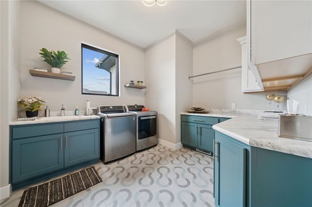 2099 Totteridge Dr, Salem Twp, PA 15601