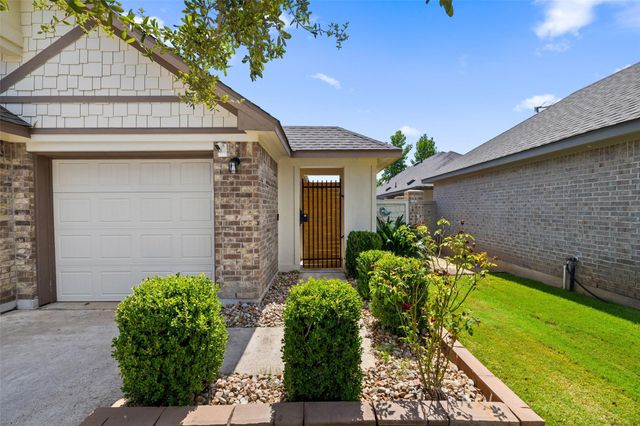 118 Trailstone DR, Bastrop, TX 78602