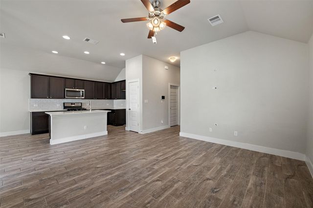 118 Trailstone DR, Bastrop, TX 78602
