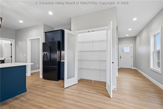 105 Ruffner Circle, Fraziers Bottom, WV 25082