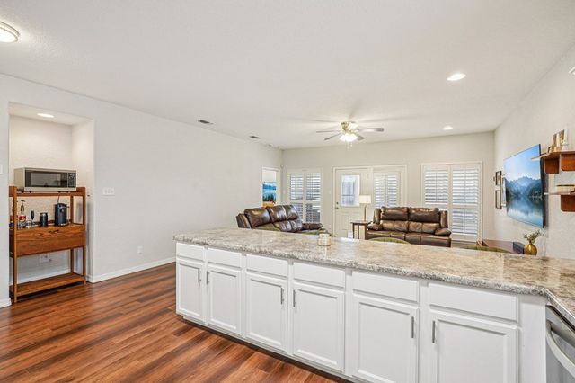 1911 N Weston Loop, Kerrville, TX 78028
