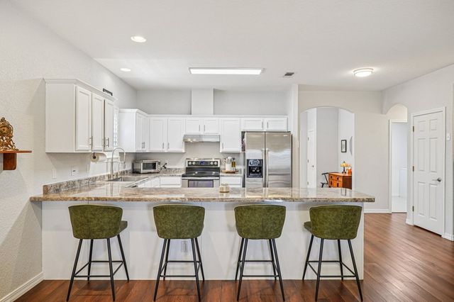 1911 N Weston Loop, Kerrville, TX 78028