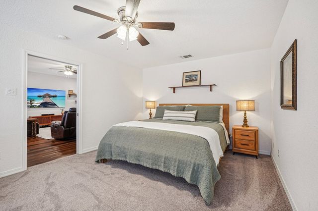 1911 N Weston Loop, Kerrville, TX 78028