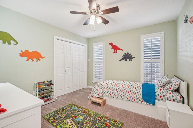 1911 N Weston Loop, Kerrville, TX 78028