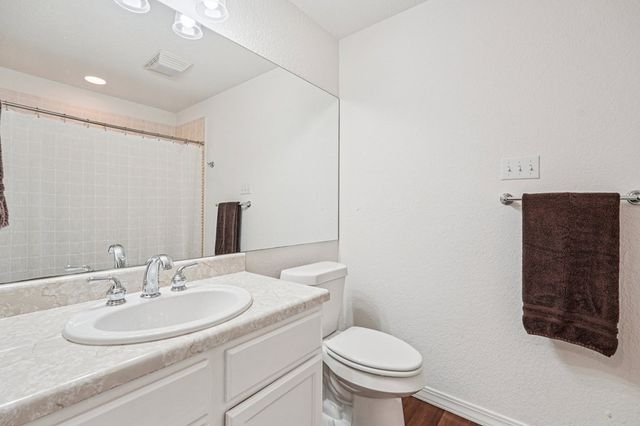 1911 N Weston Loop, Kerrville, TX 78028