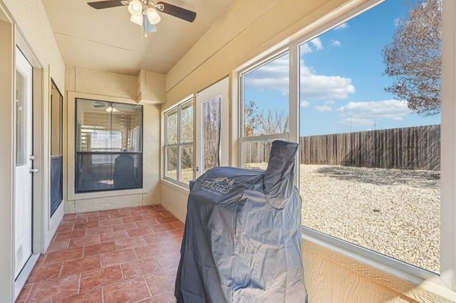 1911 N Weston Loop, Kerrville, TX 78028