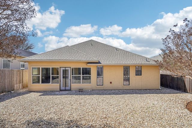 1911 N Weston Loop, Kerrville, TX 78028