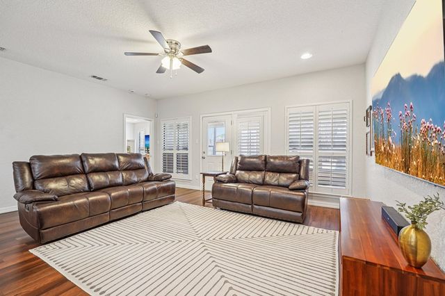 1911 N Weston Loop, Kerrville, TX 78028
