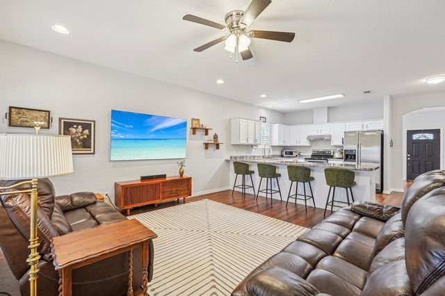 1911 N Weston Loop, Kerrville, TX 78028