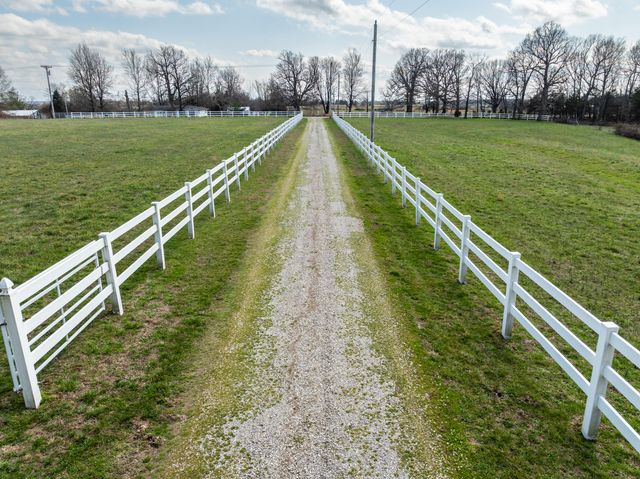 739 Timber Ridge Road, Marshfield, MO 65706