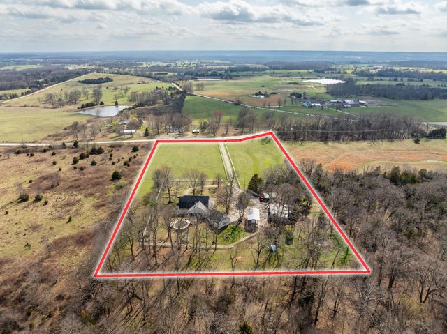 739 Timber Ridge Road, Marshfield, MO 65706