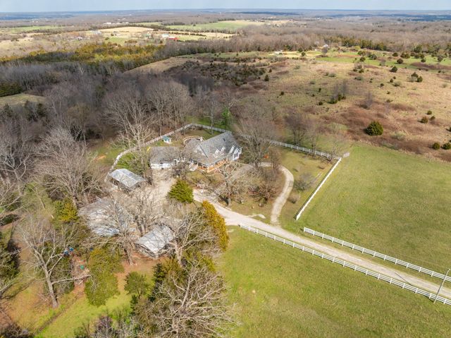 739 Timber Ridge Road, Marshfield, MO 65706