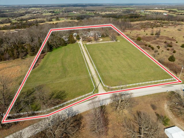 739 Timber Ridge Road, Marshfield, MO 65706