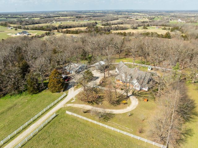 739 Timber Ridge Road, Marshfield, MO 65706