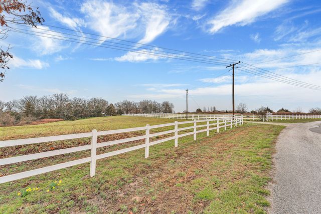 739 Timber Ridge Road, Marshfield, MO 65706