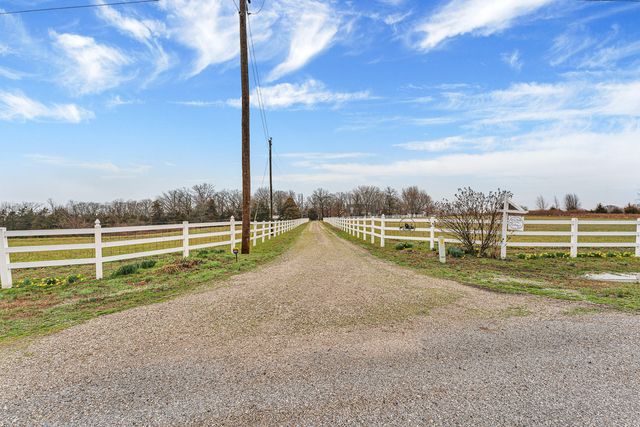 739 Timber Ridge Road, Marshfield, MO 65706