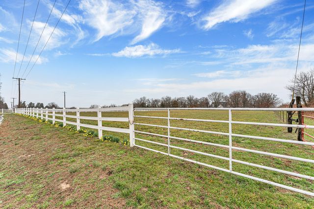 739 Timber Ridge Road, Marshfield, MO 65706